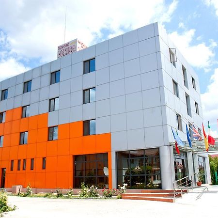 Denisa Hotel Otopeni Extérieur photo