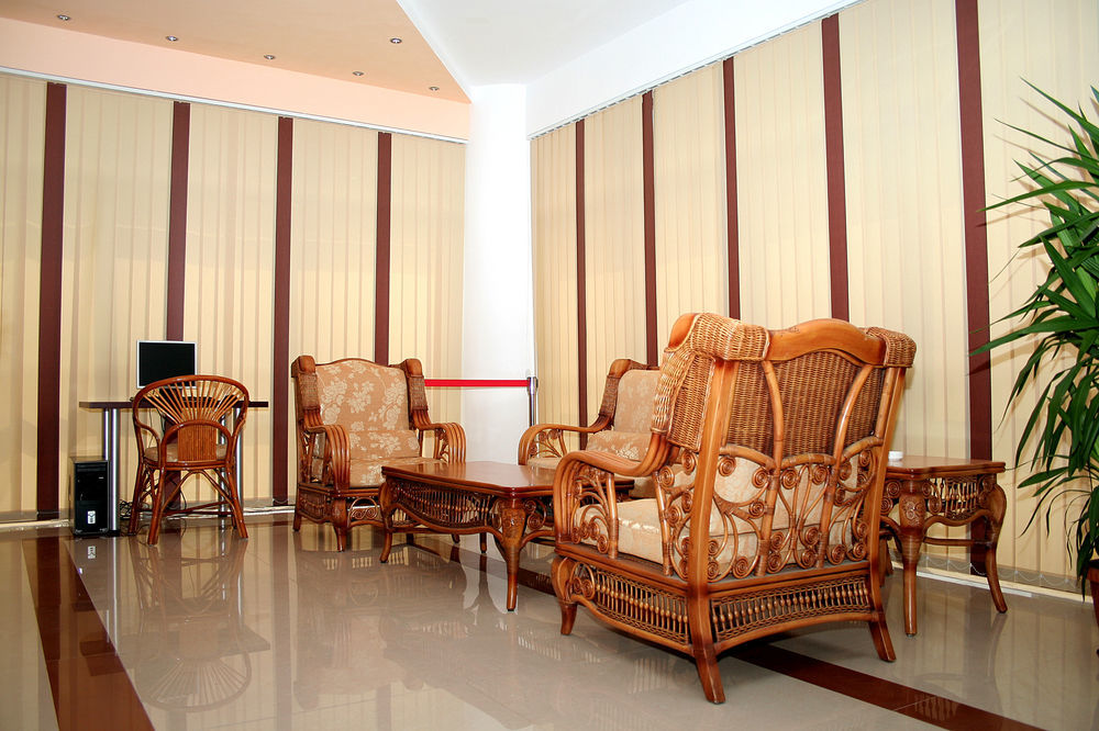 Denisa Hotel Otopeni Extérieur photo