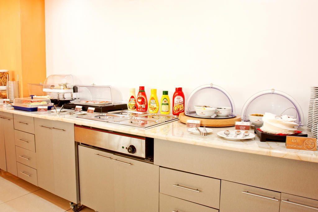 Denisa Hotel Otopeni Extérieur photo