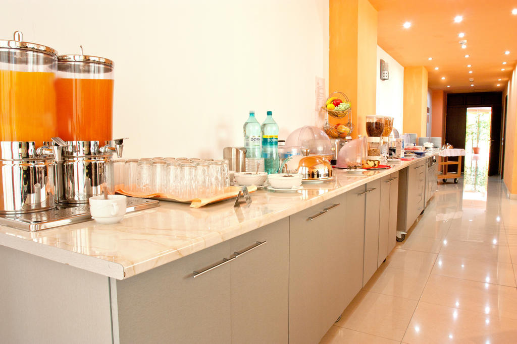 Denisa Hotel Otopeni Extérieur photo