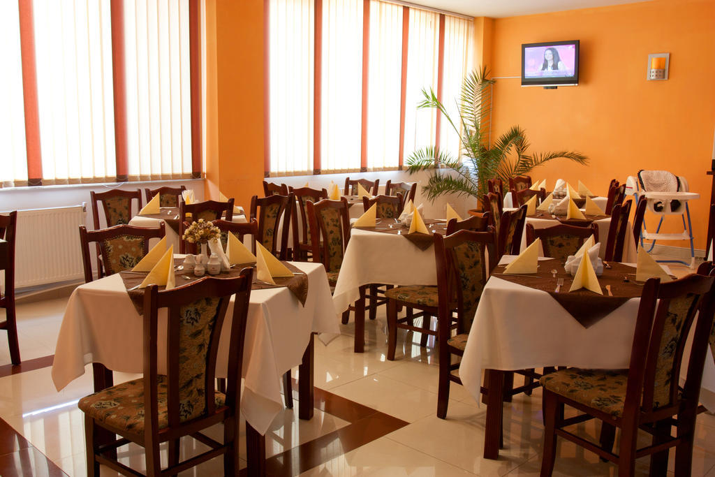 Denisa Hotel Otopeni Extérieur photo