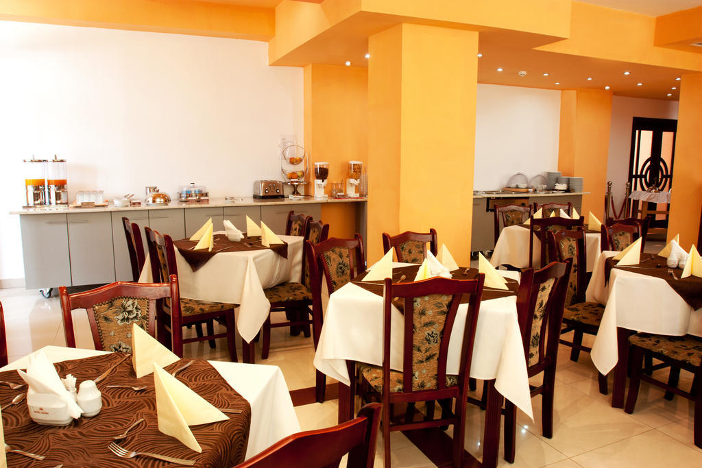Denisa Hotel Otopeni Extérieur photo